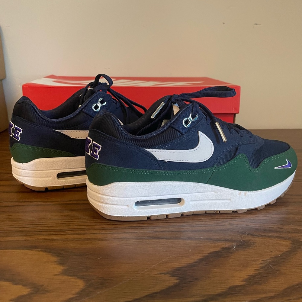 Mike Women’s Air Max 1 ‘87 Sneakers